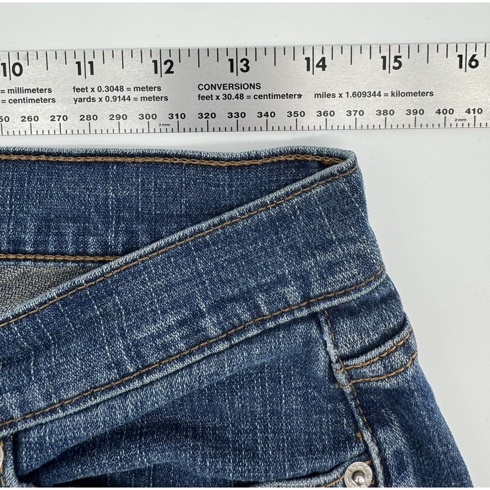 Levi's 529 Women's High Rise Cut Off Blue Denim Shorts Distressed Size 29 / 30W - Picture 8 of 10